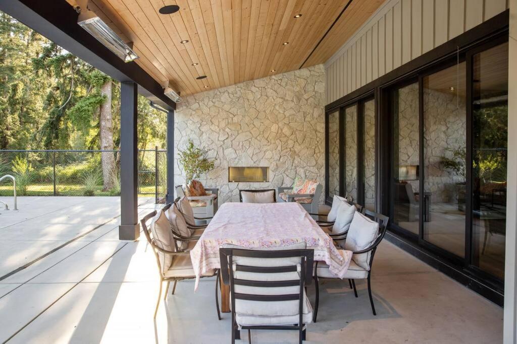 Вилла The Fernridge Estate: 5Bd Family Retreat! Лэнгли Экстерьер фото